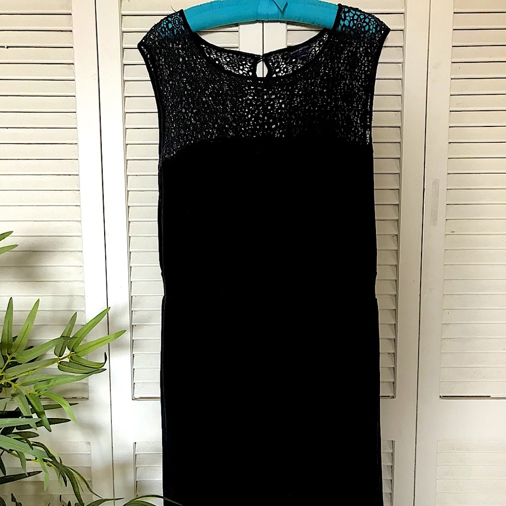 Banana Republic Black Embroidered Tunic XL